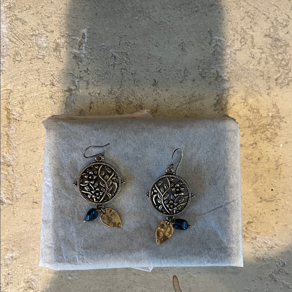 Elegant Gold and Blue Dangle Earrings